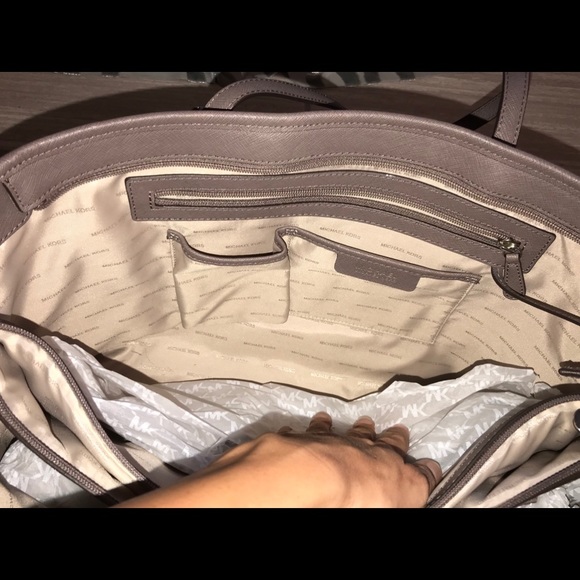 Michael Kors Jet Set tote - Picture 4 of 8